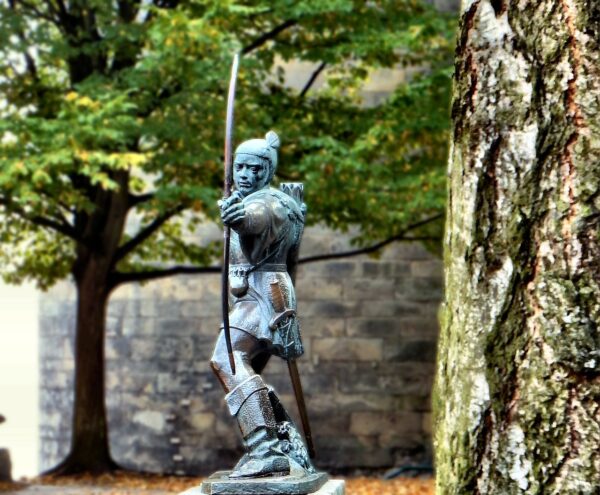 robin-hood-2717675_1280